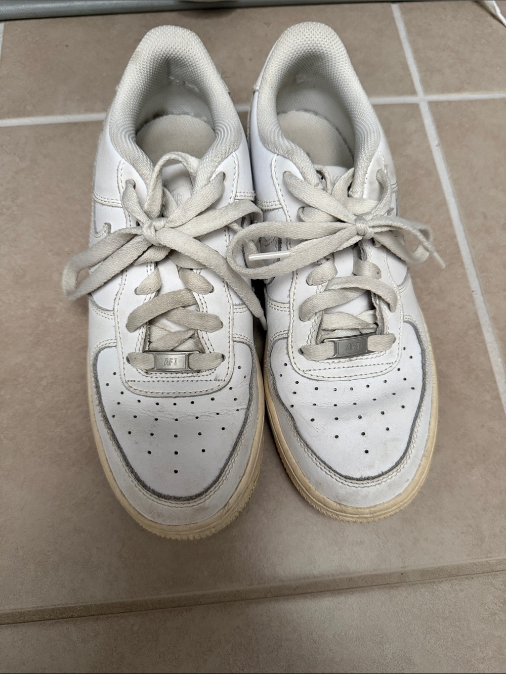 Nike White Kids Sneakers with Cream Sole